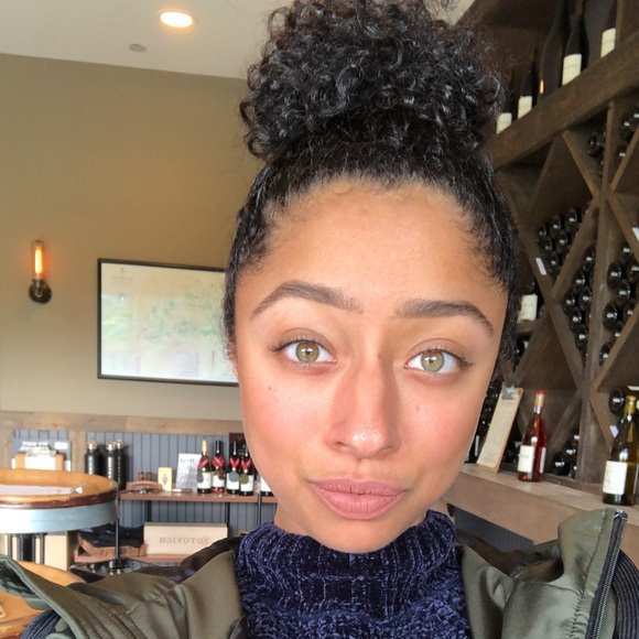 Meet your Posher, Simonne - Picture 1 of 1